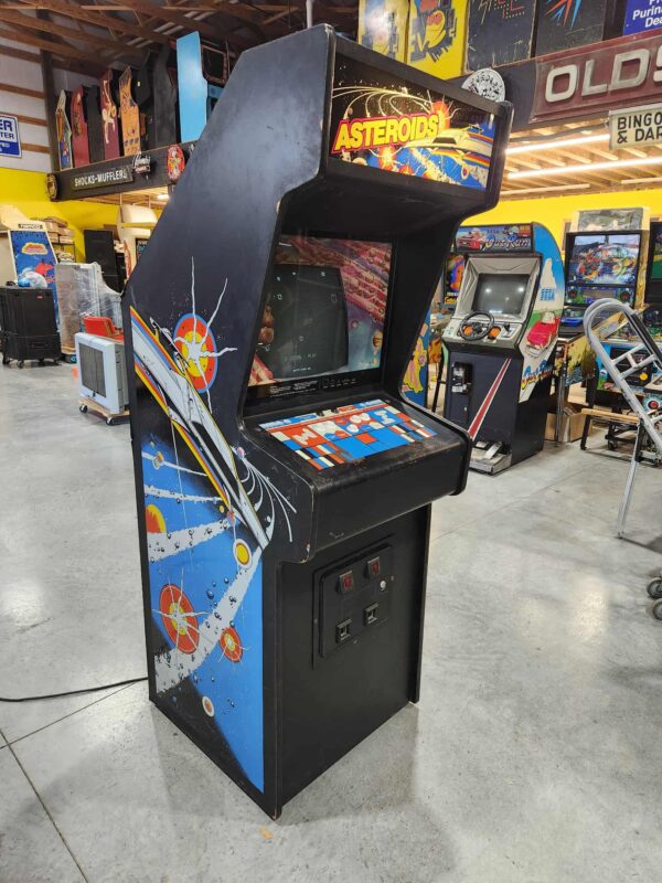 Asteroids Arcade Machine (Atari 1979)
